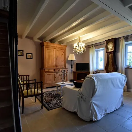 Near Mont Saint-michel 펜션 La Barre-de-Semilly