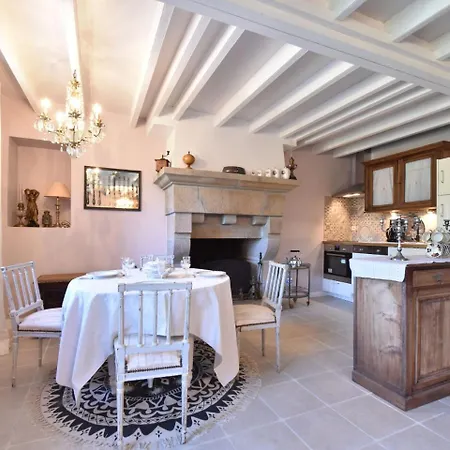 Near Mont Saint-michel La Barre-de-Semilly