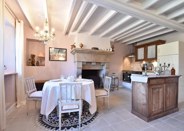 Near Mont Saint-michel La Barre-de-Semilly